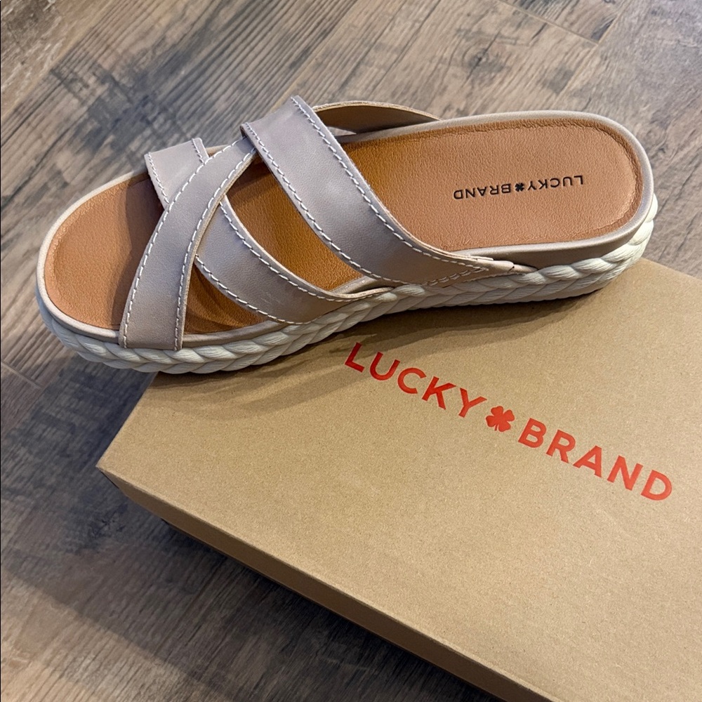🆕 Lucky Brand Loftee Tan Sandals - Picture 2 of 4